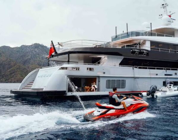 Luxury Yachts & Jets