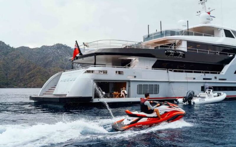 Luxury Yachts & Jets